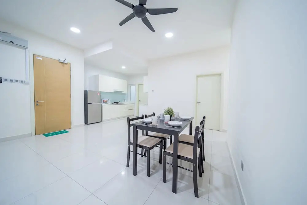 OYO Home 89449 Fancy 2 Bedroom Crest Residence