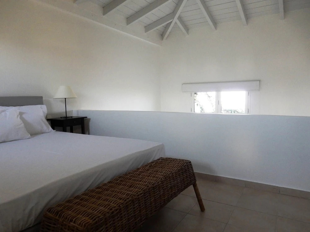 Wonderful Beach Front Villa Perfect for up to 6 People
