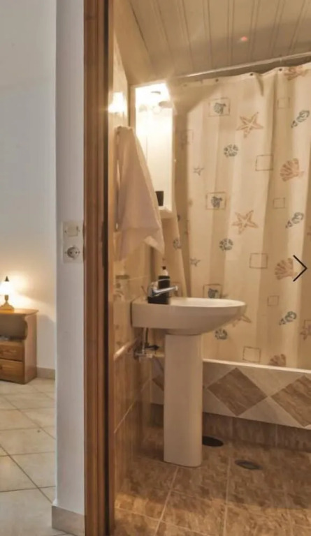 Fronis Apartment