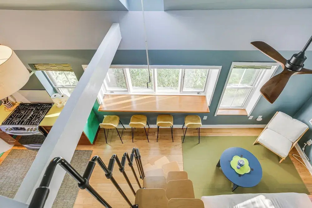 3 Mi to Boothbay Harbor: Coastal Colorful Home!