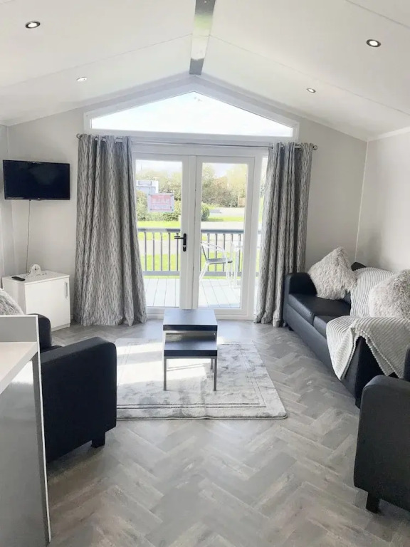 Modern Homely Chalet in Tuxford