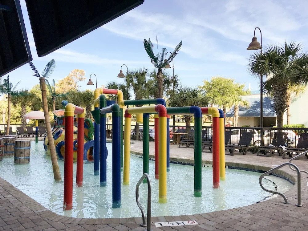 Ground-level Oceanfront W/ Pools & Hot Tubs 1 Bedroom Condo