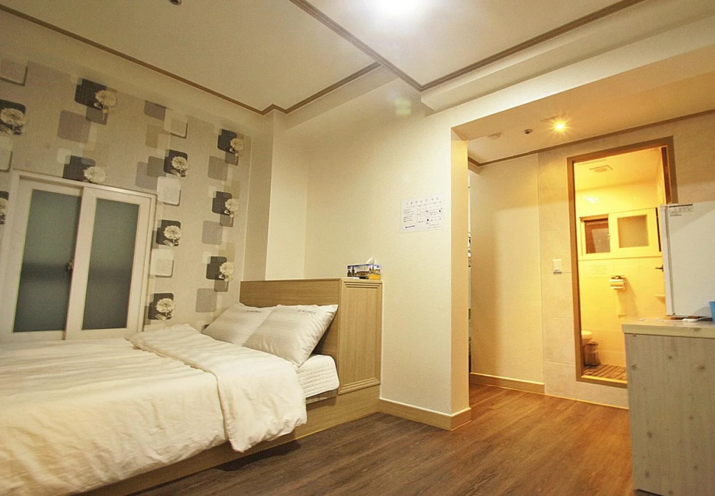 Eel Guest House