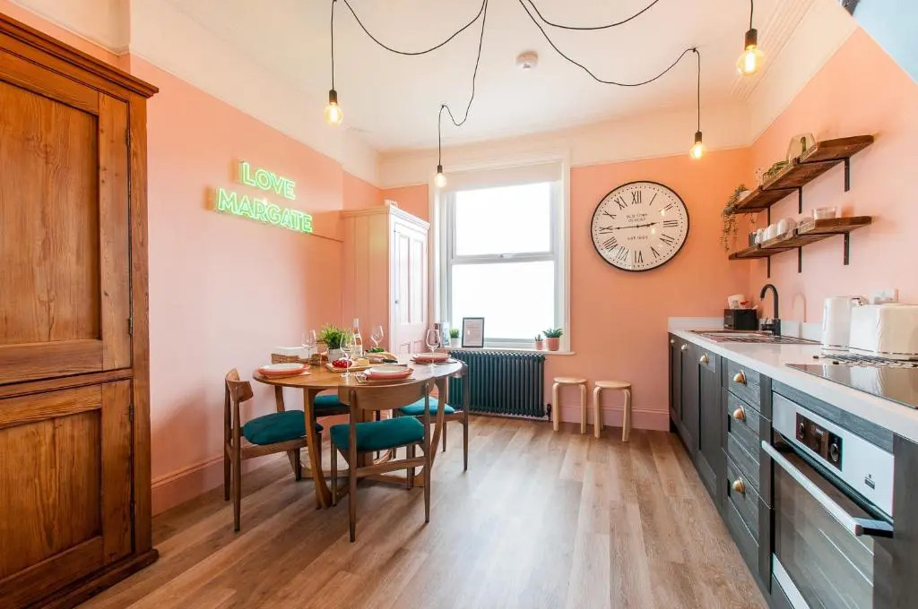 Queen Palm Apartment - Margate - 3 mins walk to beach