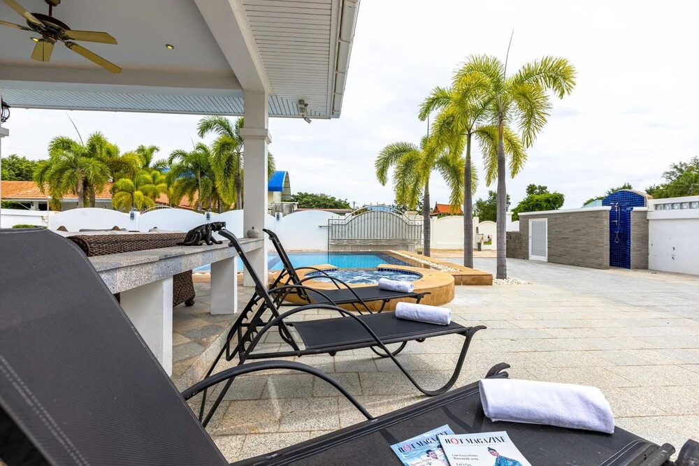 Private 3 Bedroom Pool Villa PP10
