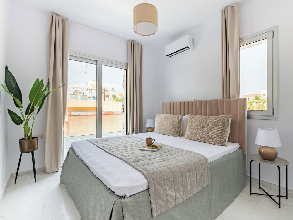 Sanders Cruise Limassol