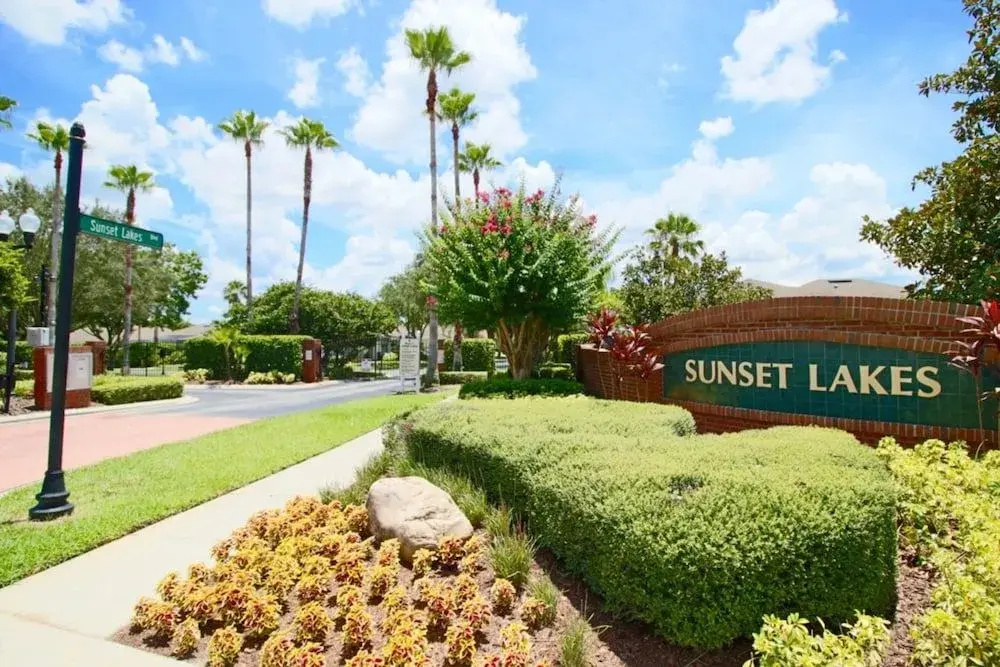 Sunset Lakes 2904