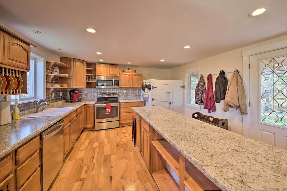 Riverfront Coastal Escape With Deep Water Dock!