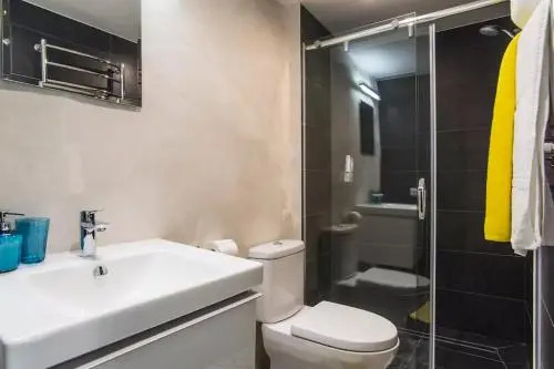 Colonel Suites & Apartments