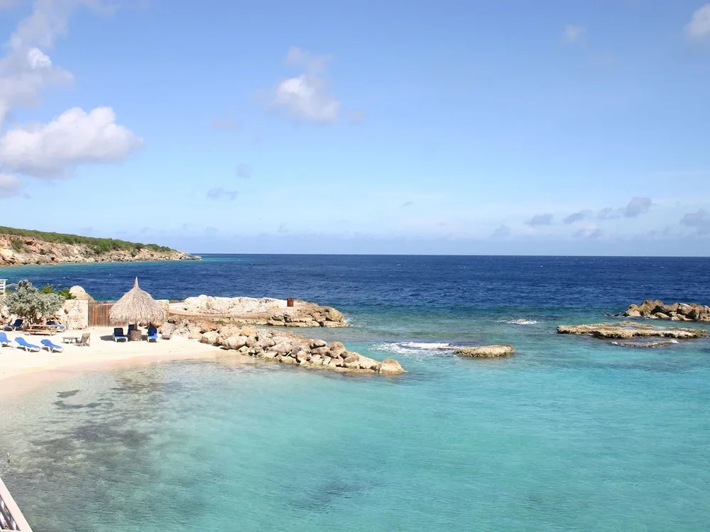 Sea View Villa by the Mambo Beach with Private Pool