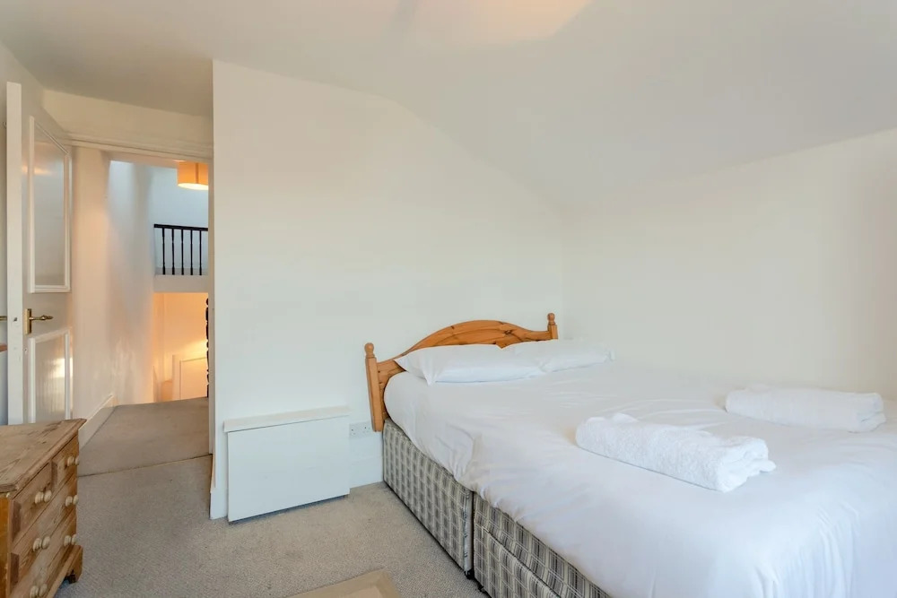Comfortable 3 Bedroom Flat in Battersea