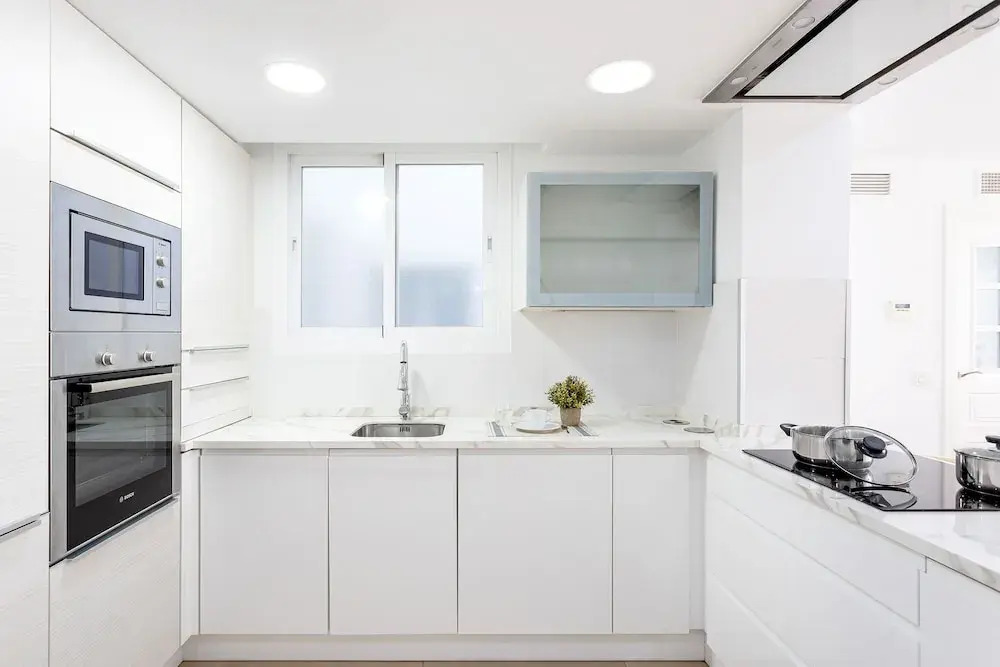 Fabulous 3BD Apartment in the Center of Marbella Near the Beach - Alonso de Bazan