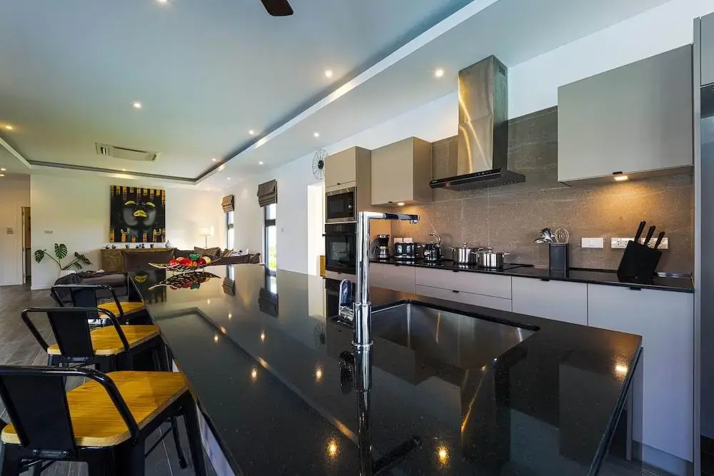 Modern 3 Bedroom Private Pool Villa ML7