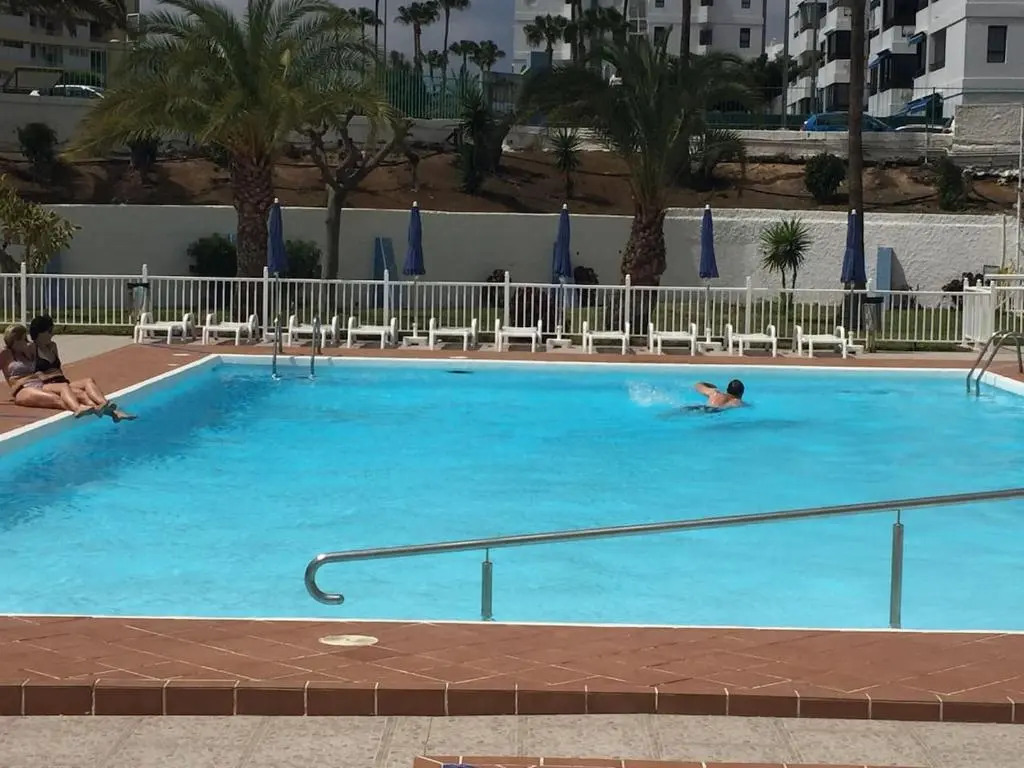 5 min walk from Yumbo! 417