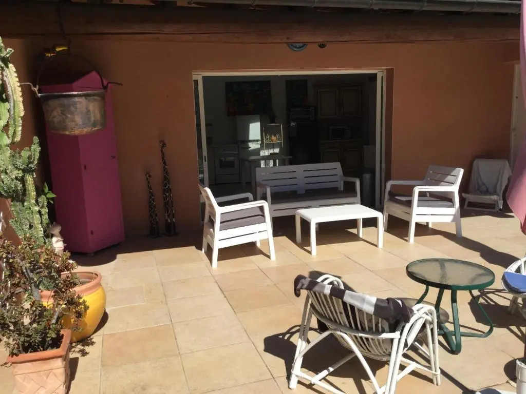 Agréable Maison de Vacances avec Piscine Privée, située à Robion au cœur du Luberon, avec une jolie vue, 8 personnes, LS2-293 PASCO