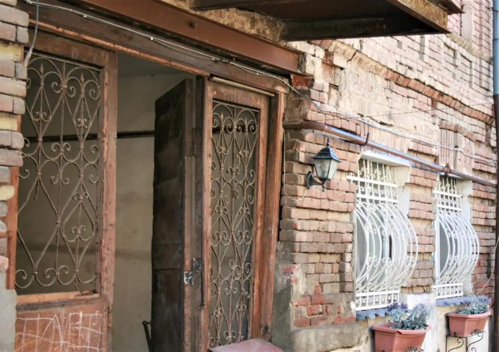 Chagunia's home