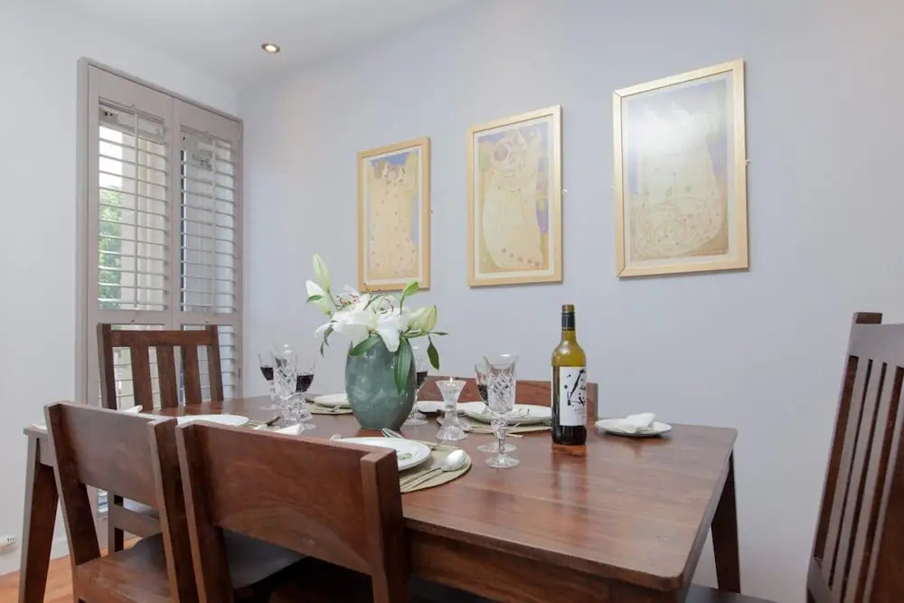2 Bedroom Flat In Holyrood Area