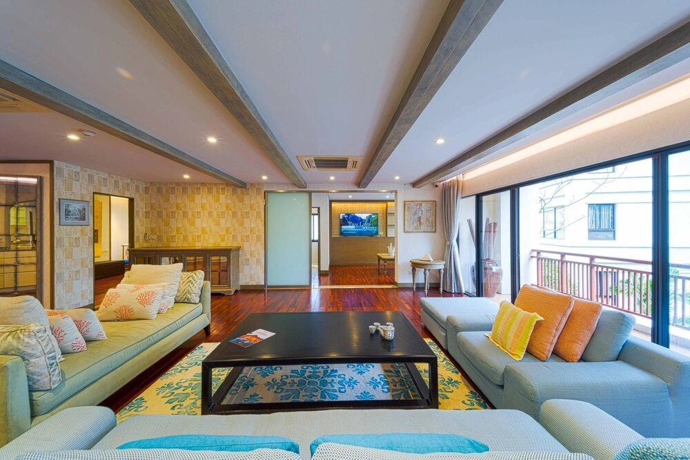 4 Bed Beachfront Condo SP43