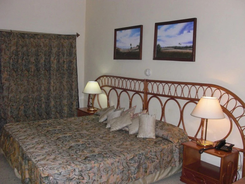 Hostal Portada Las Cuevas