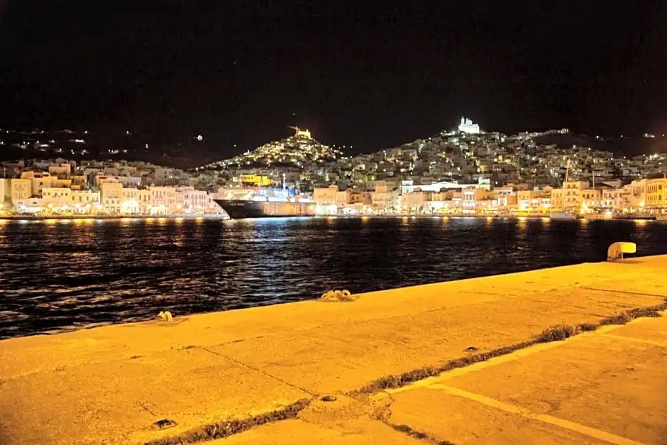 2 Sea Syros