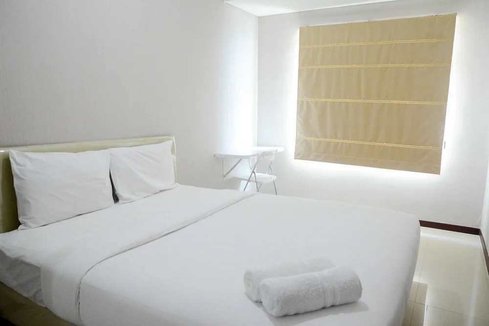 Simply Spacious 1BR Apartment at Green Bay Pluit