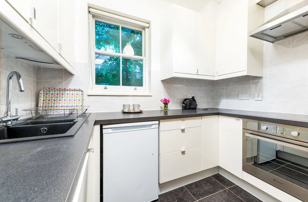 Comfortable Liverpool Street Home by Shoreditch