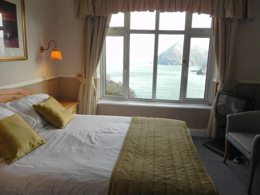 Sandy Cove Hotel
