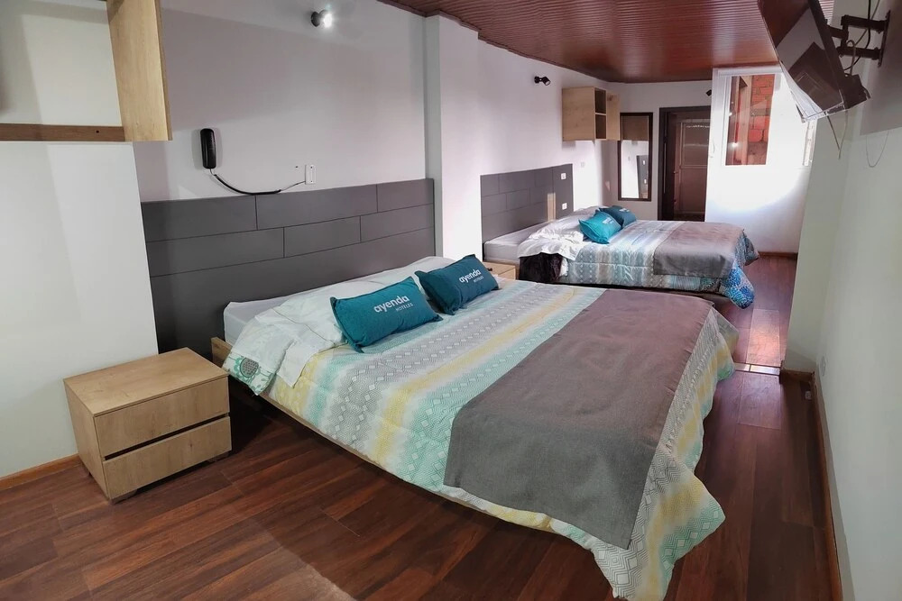 Ayenda Gold House