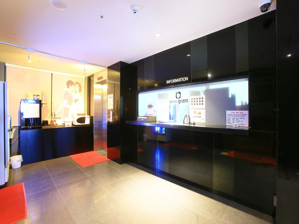 Gram Hotel