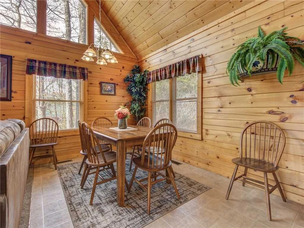 Peace N Quiet 3 Bedroom Home with Hot Tub