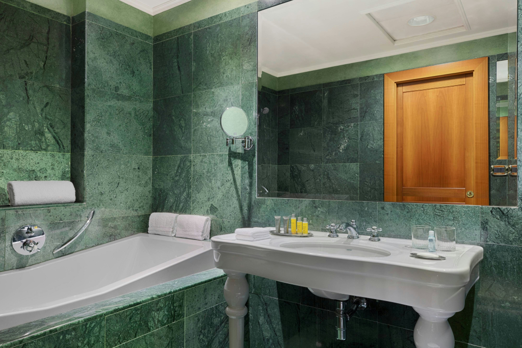 Отель Rome Marriott Park