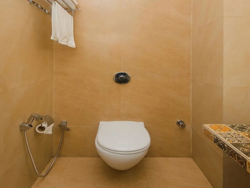 Super Hotel O Divine Residency Near Phoenix Marketcity
