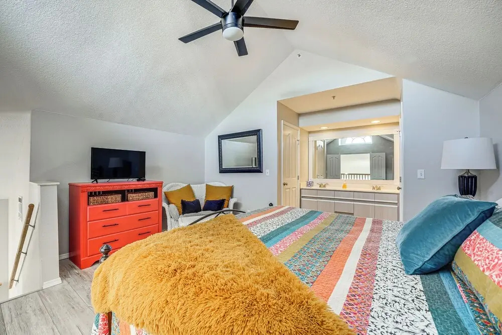 Marina Views & Cozy Sunroom: Condo in Branson!
