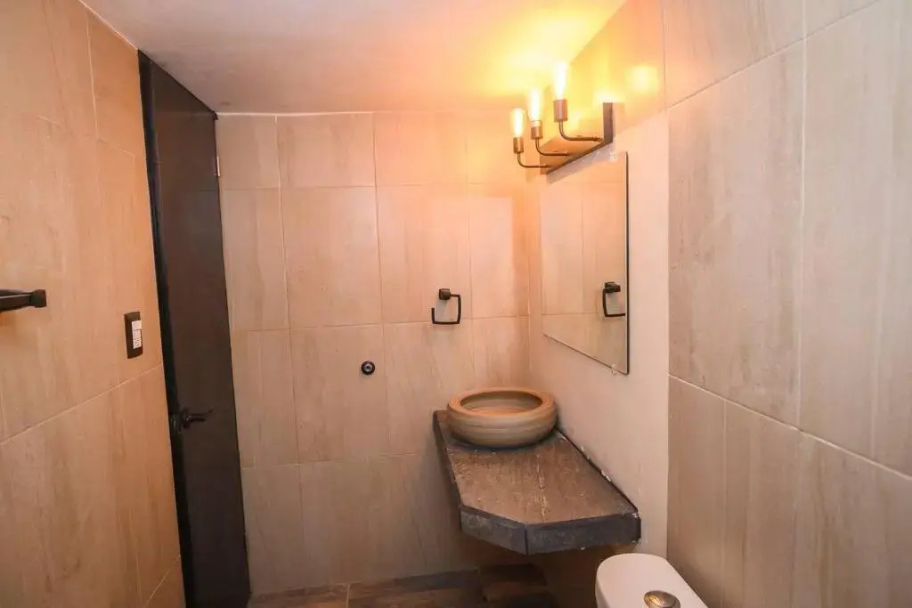 habitacion , tipo hotel 4 personas aire acond,, independiente, nuevo TV smart 60 pulgadas