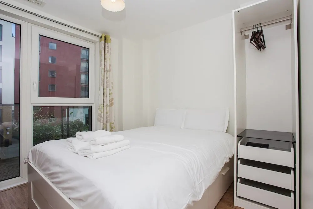 2 Bedroom Apartment With Balcony