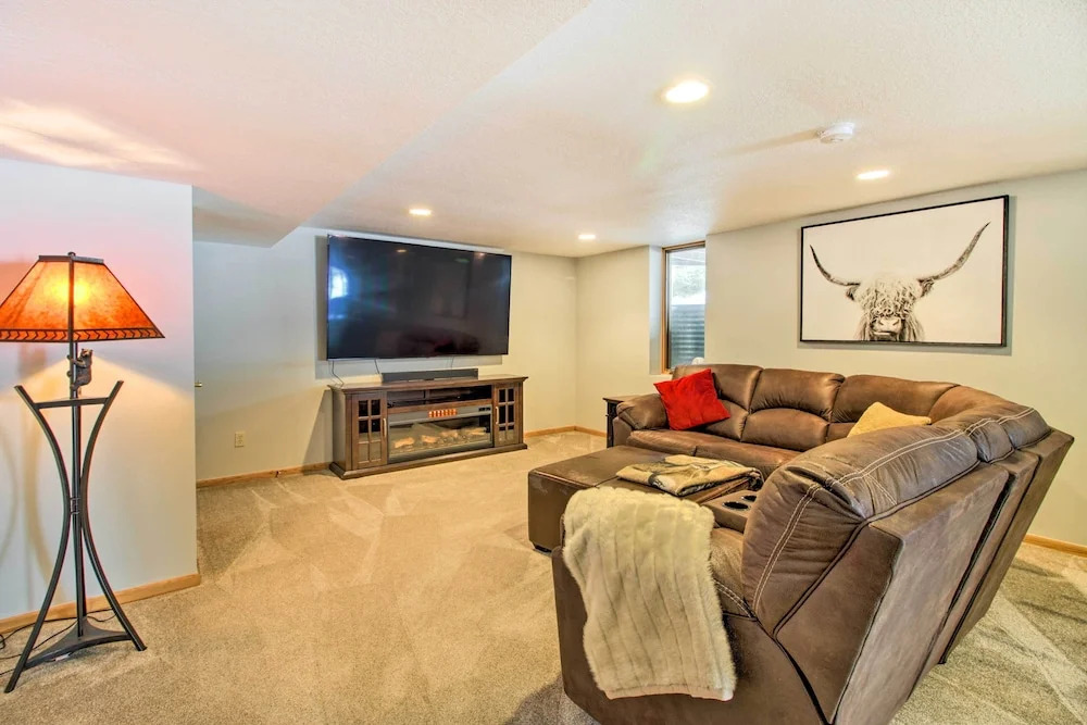 Waterfront Gull Lake w/ Dock: Family Friendly