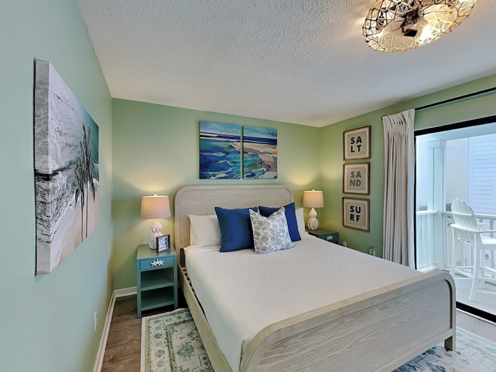 Southwind I Condo #K8 - Front Beach Flair