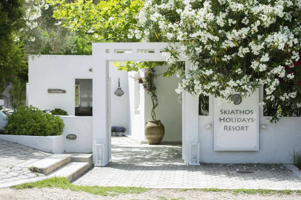 Skiathos Holidays Suites & Villas