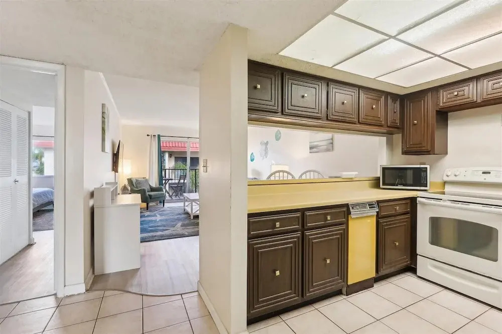 Beachside 2br/2ba Condo w/ Pool, Balcony & Boat Parking in St. Augustine
