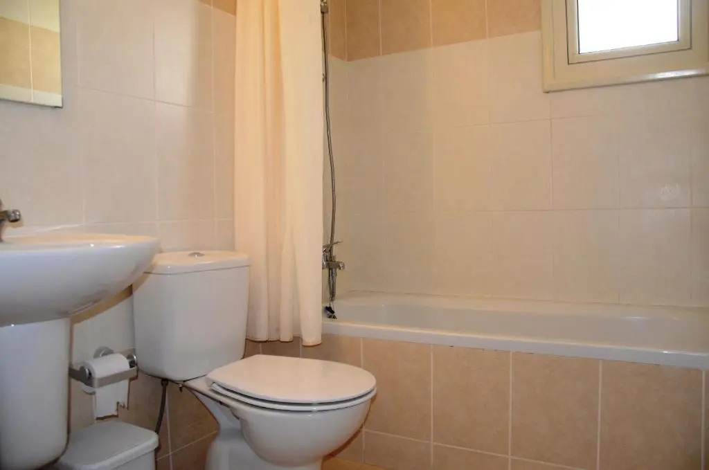 Top floor, 2 bedroom apartment Vanessa D204, FREE WIFI, village view