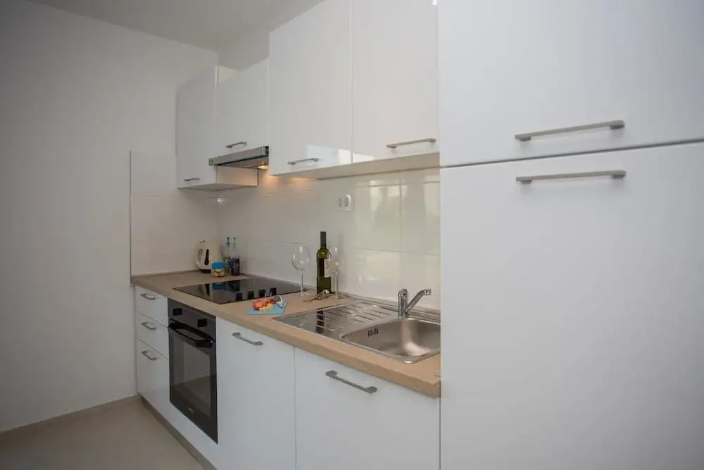 Enelani Apartments