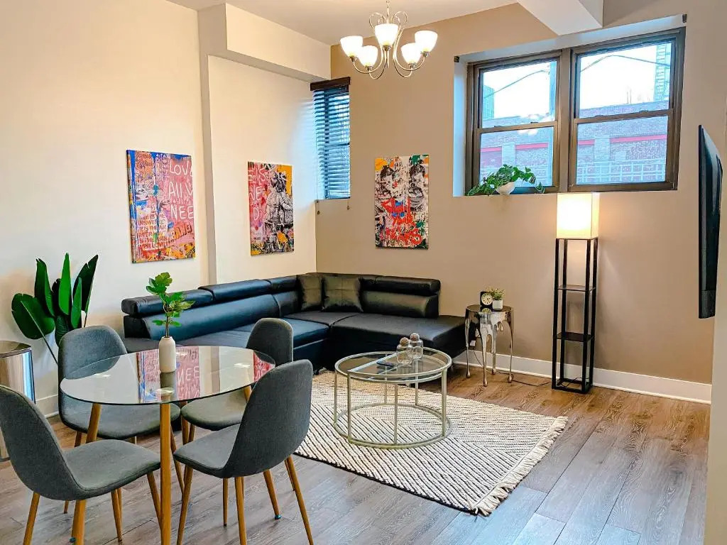 McCormick Place Gem on State street with optional parking for 6 people