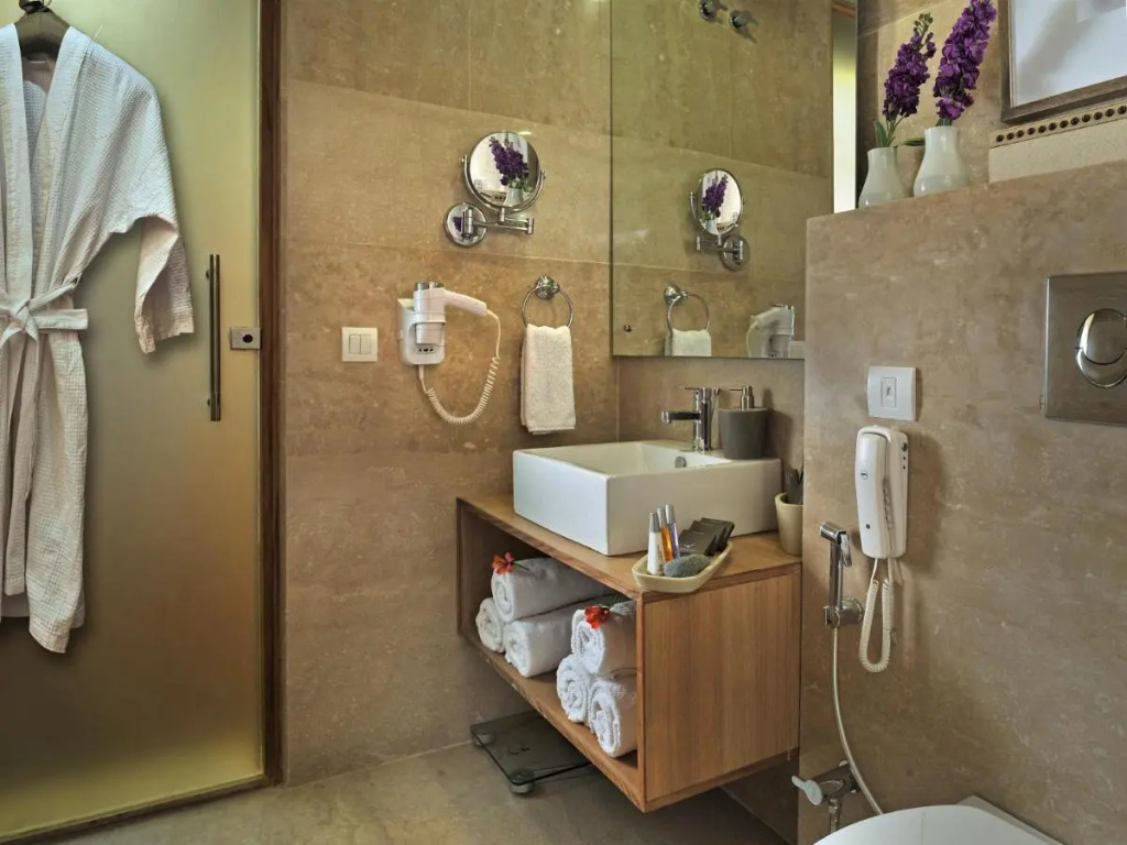 Udman Hotel Panchshila Park