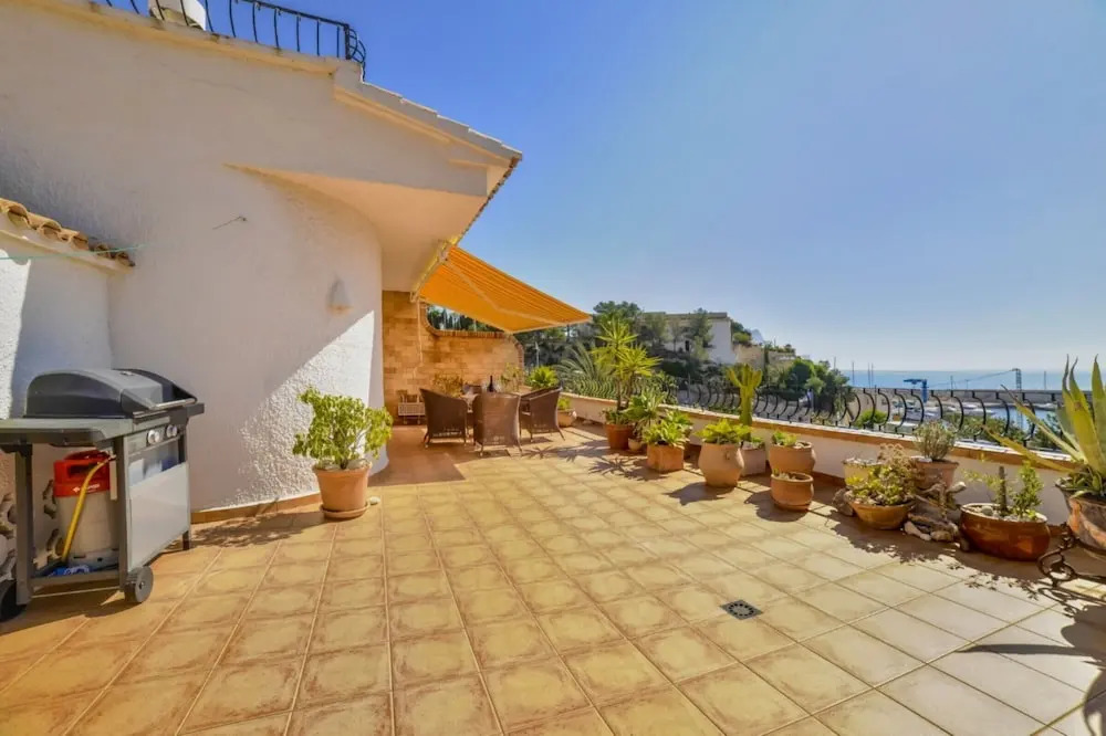 Apartment - 2 Bedrooms with Pool and Sea views - 104993