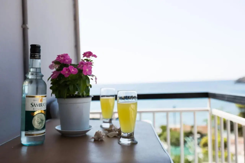 Akti Hotel