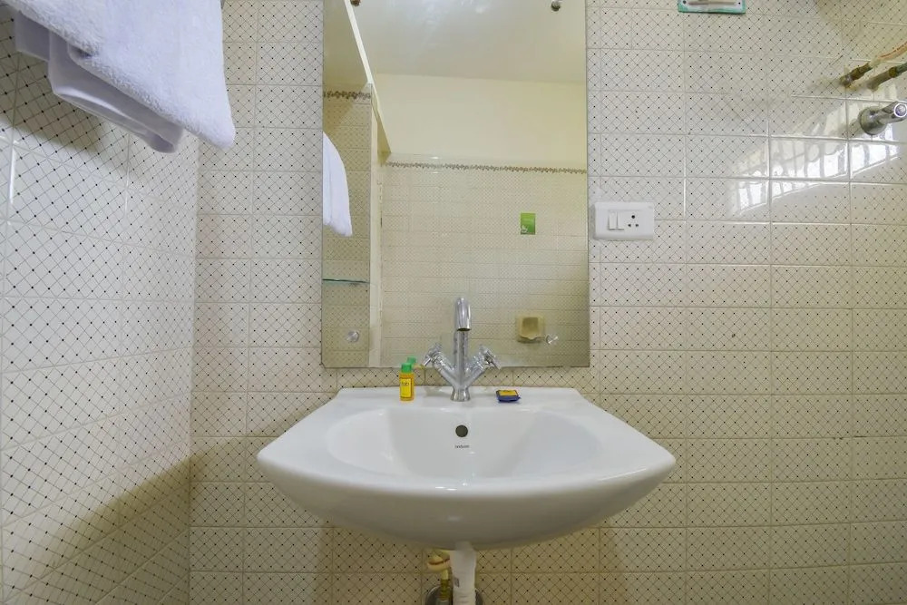 FabHotel Wenlock Homes