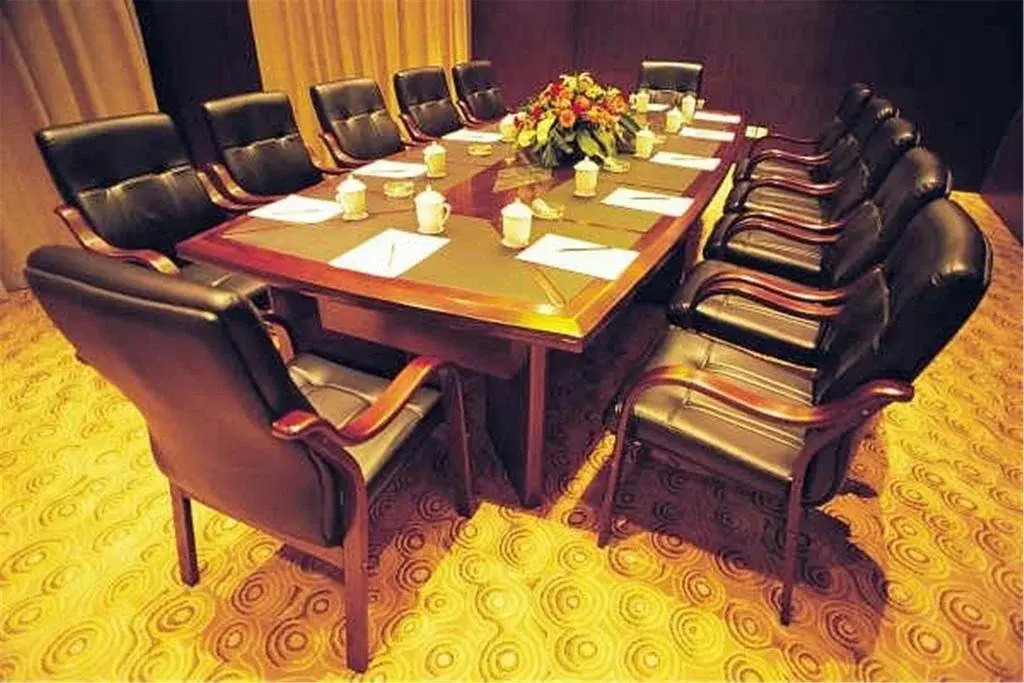 Mingzhao Hot Spring International Hotel