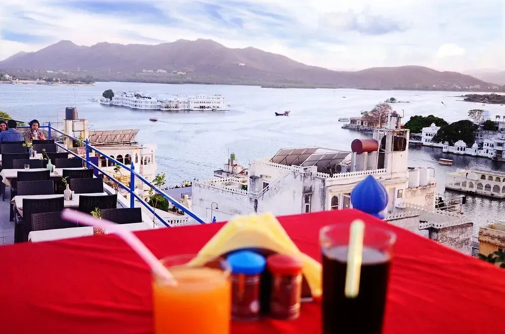 OYO 22442 Lake View Guest House And Restaurant