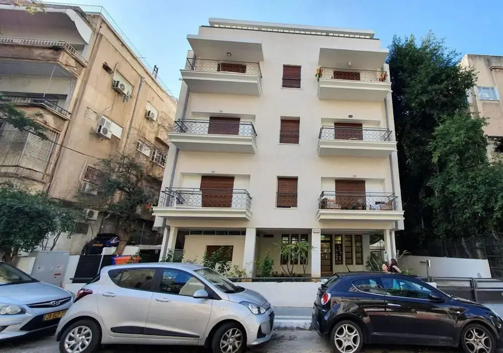 Yosef Terracotta in Tel Aviv-yafo