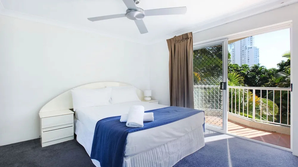 Comfort Inn & Suites Mari Court